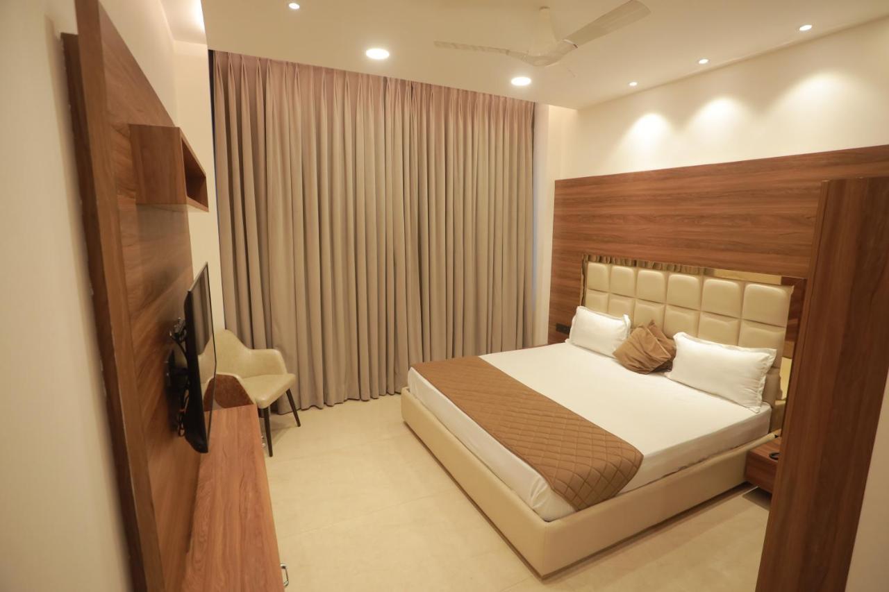 Ovel Hotel Ludhiana Cameră foto